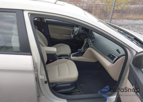 2018 Hyundai Elantra Value Edition z USA, uszkodzony, nr VIN 5NPD84LF3JH229231